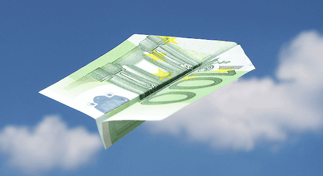 100 euro biljet gevouwen als vliegtuig